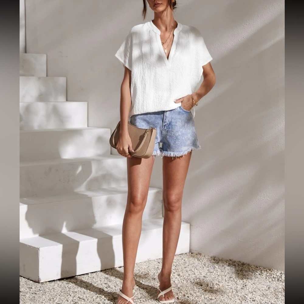 CLASSY WHITE COASTAL TOP